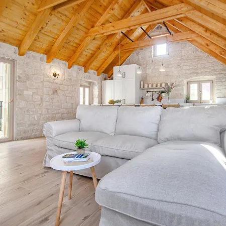 Stone House Vikendica Trogir